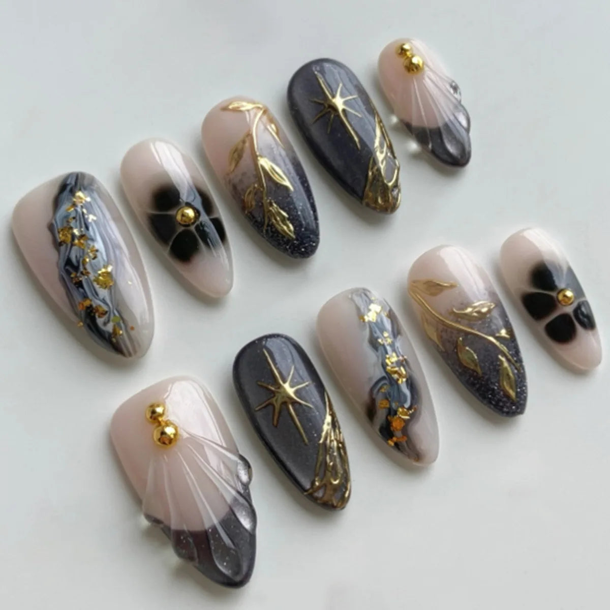 24pcs White Flower Fake Nail Tips Ins Yellow Pink Blush False Nails Wearable Full Cover European Almond Shaped Press on Nails