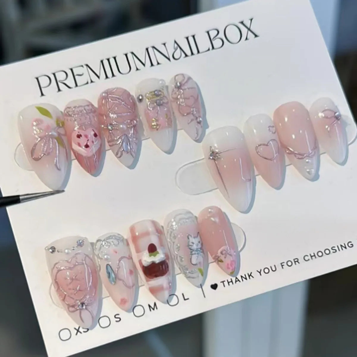 24pcs White Flower Fake Nail Tips Ins Yellow Pink Blush False Nails Wearable Full Cover European Almond Shaped Press on Nails